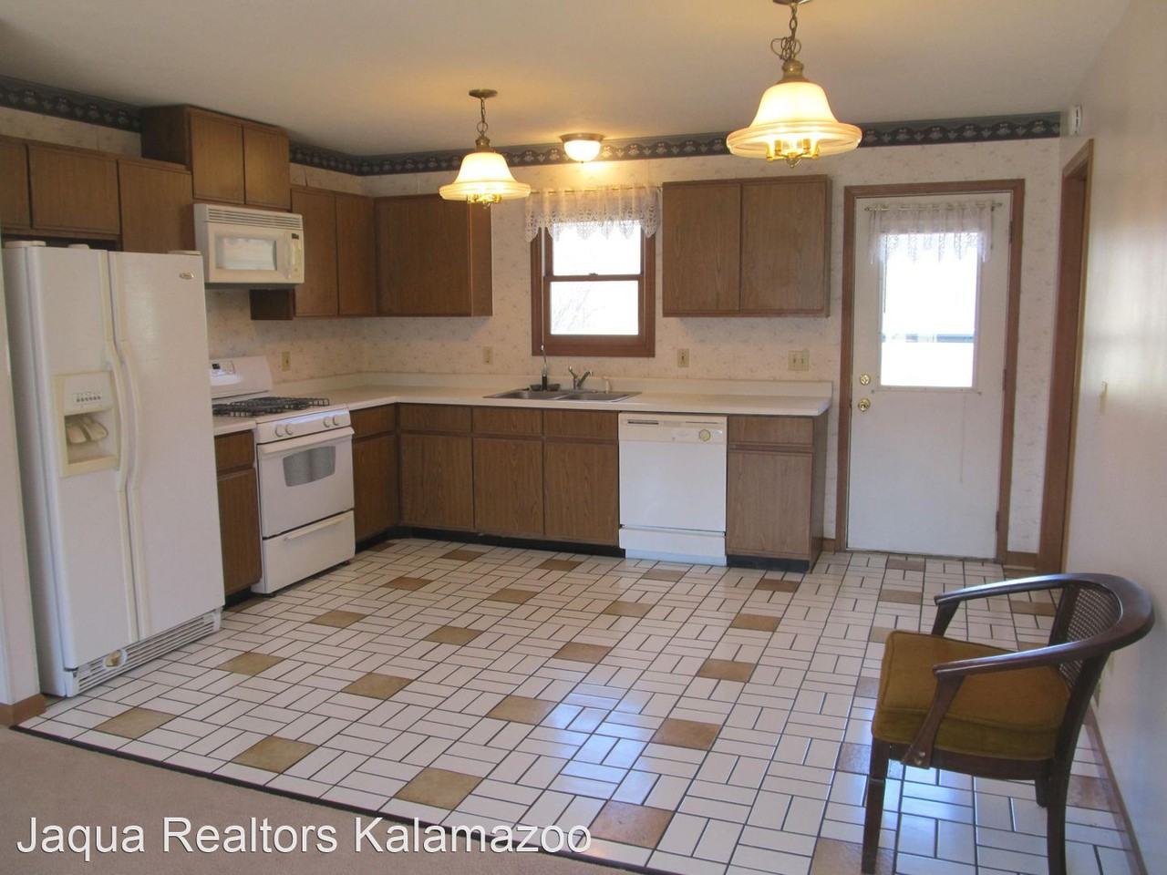 3223 Mulhearn Ave - Photo 2 of 8