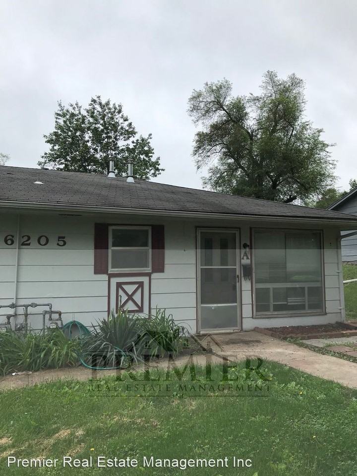 6205 E 152nd Terrace - Photo 2 of 13