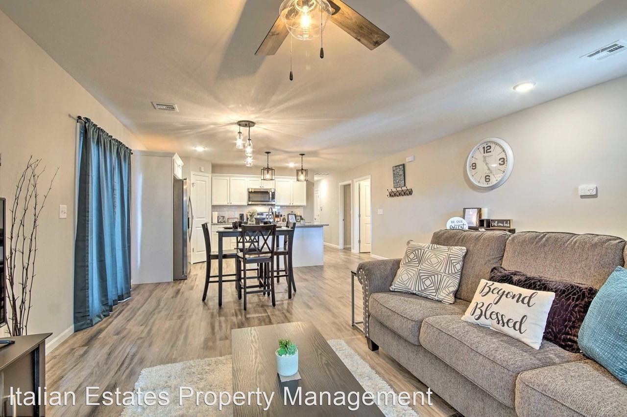 1610 Hill Valley Dr - Photo 2 of 9
