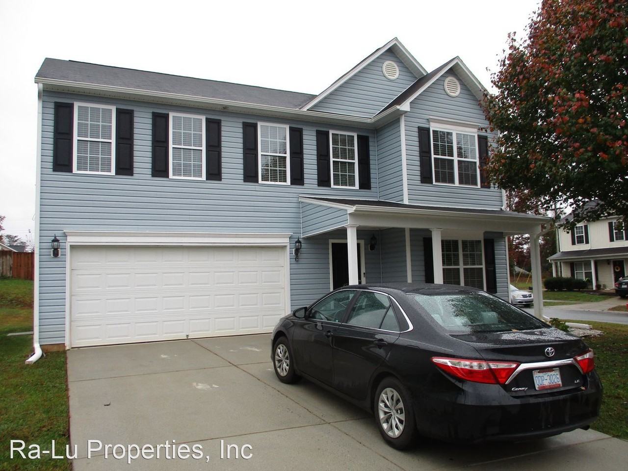 4511 Greenmanor Dr - Photo 2 of 15