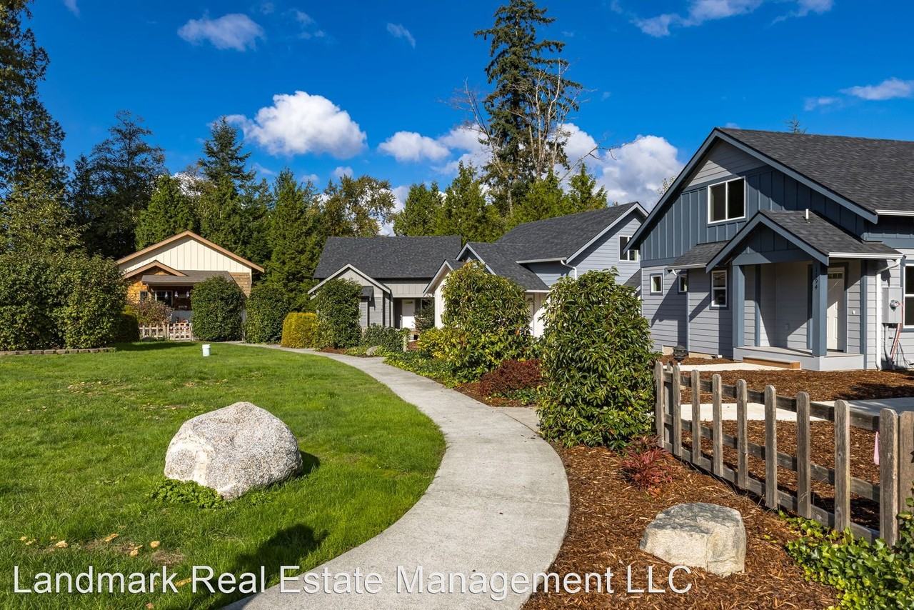 1172 Hughes Ave - Photo 3 of 17