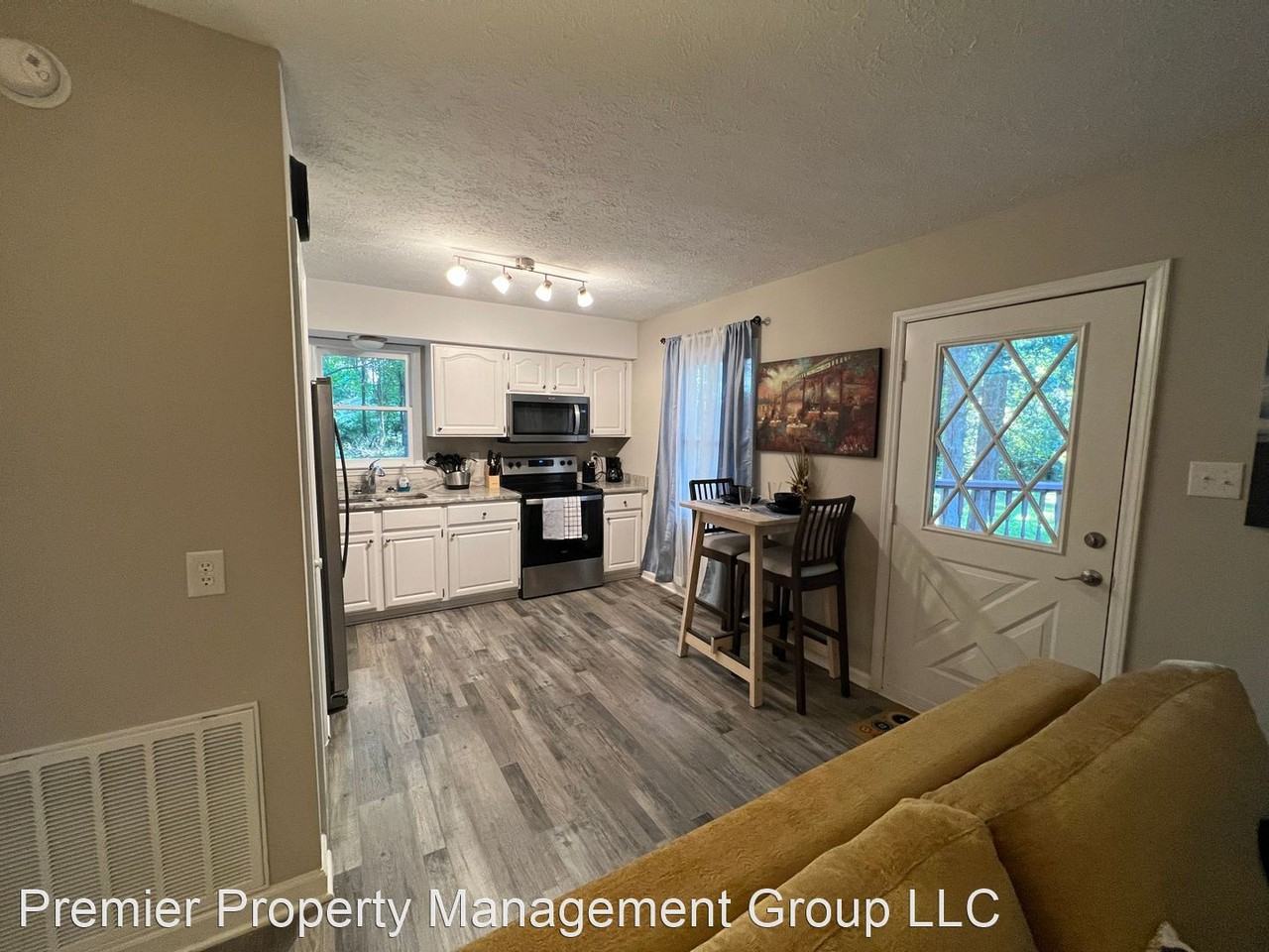 10041 Madison Dr - Photo 2 of 19