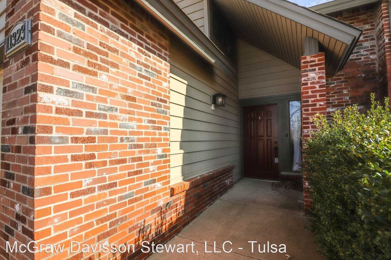 11323 S Ash St - Photo 2 of 33