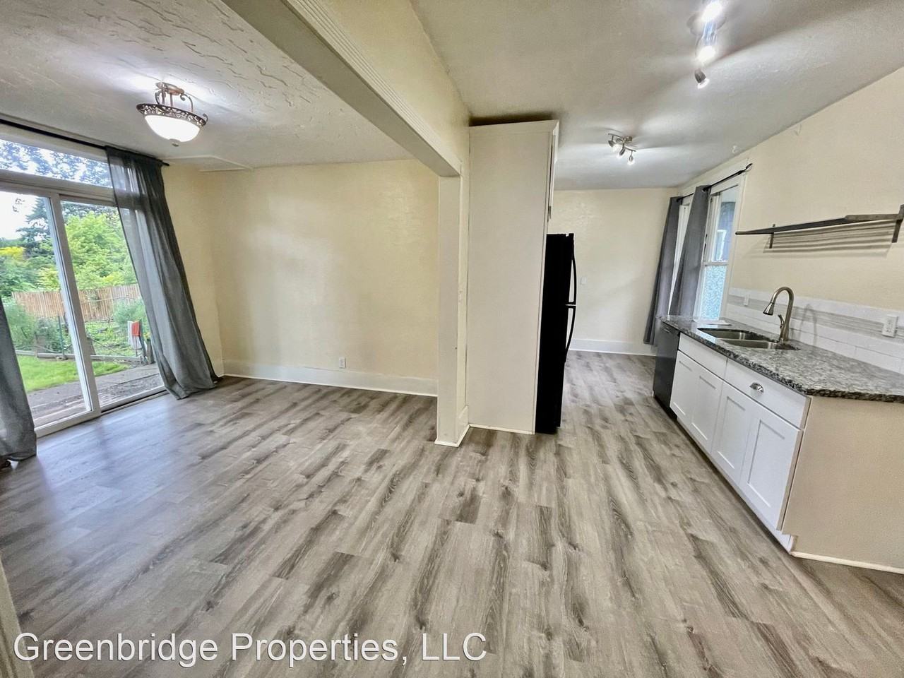 3024-3028 SE TACOMA ST - Photo 3 of 25