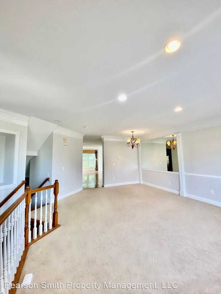 6848 Witton Cir - Photo 3 of 23