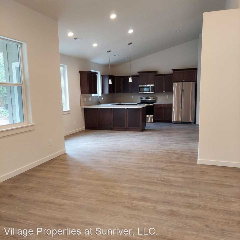 17026 Kasserman Dr - Photo 3 of 14