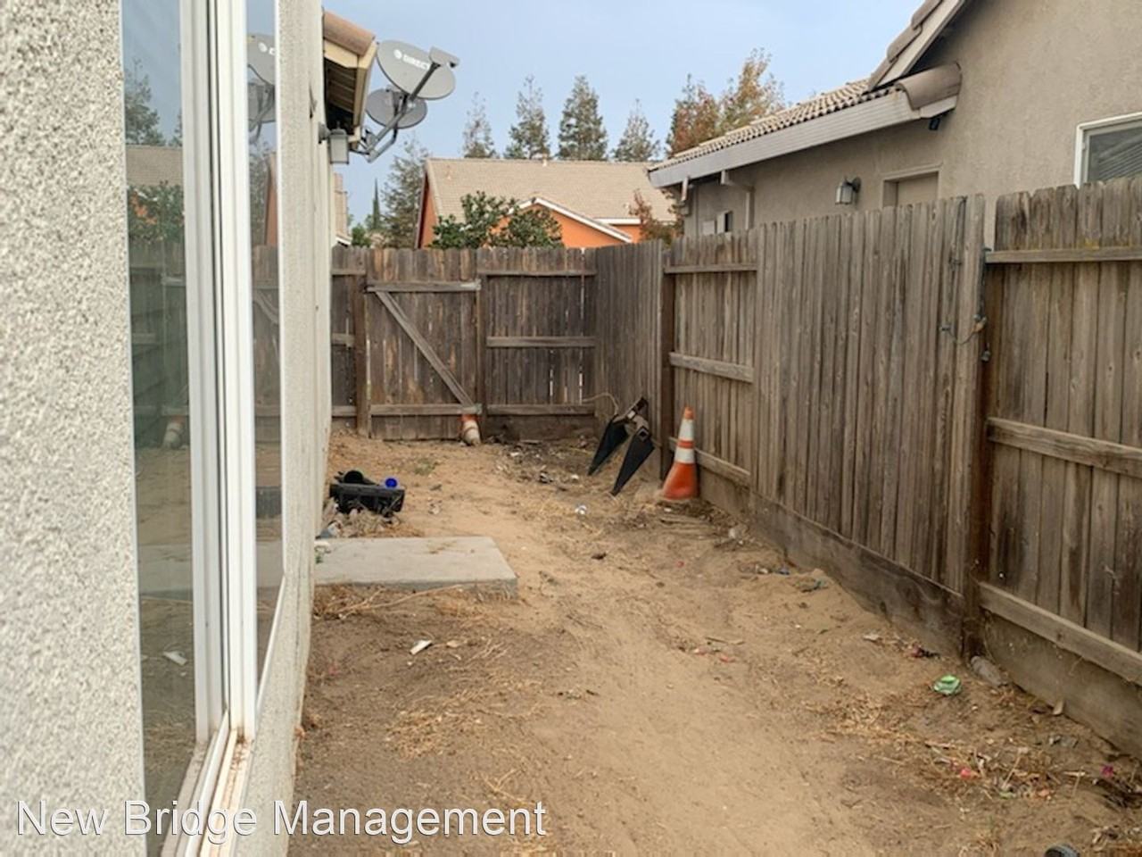 360 Jasmine Ln - Photo 3 of 4