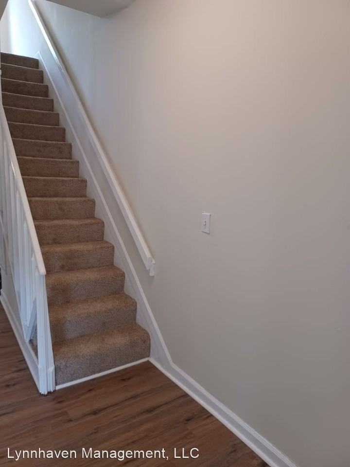 1532 W 40th St - Photo 2 of 11