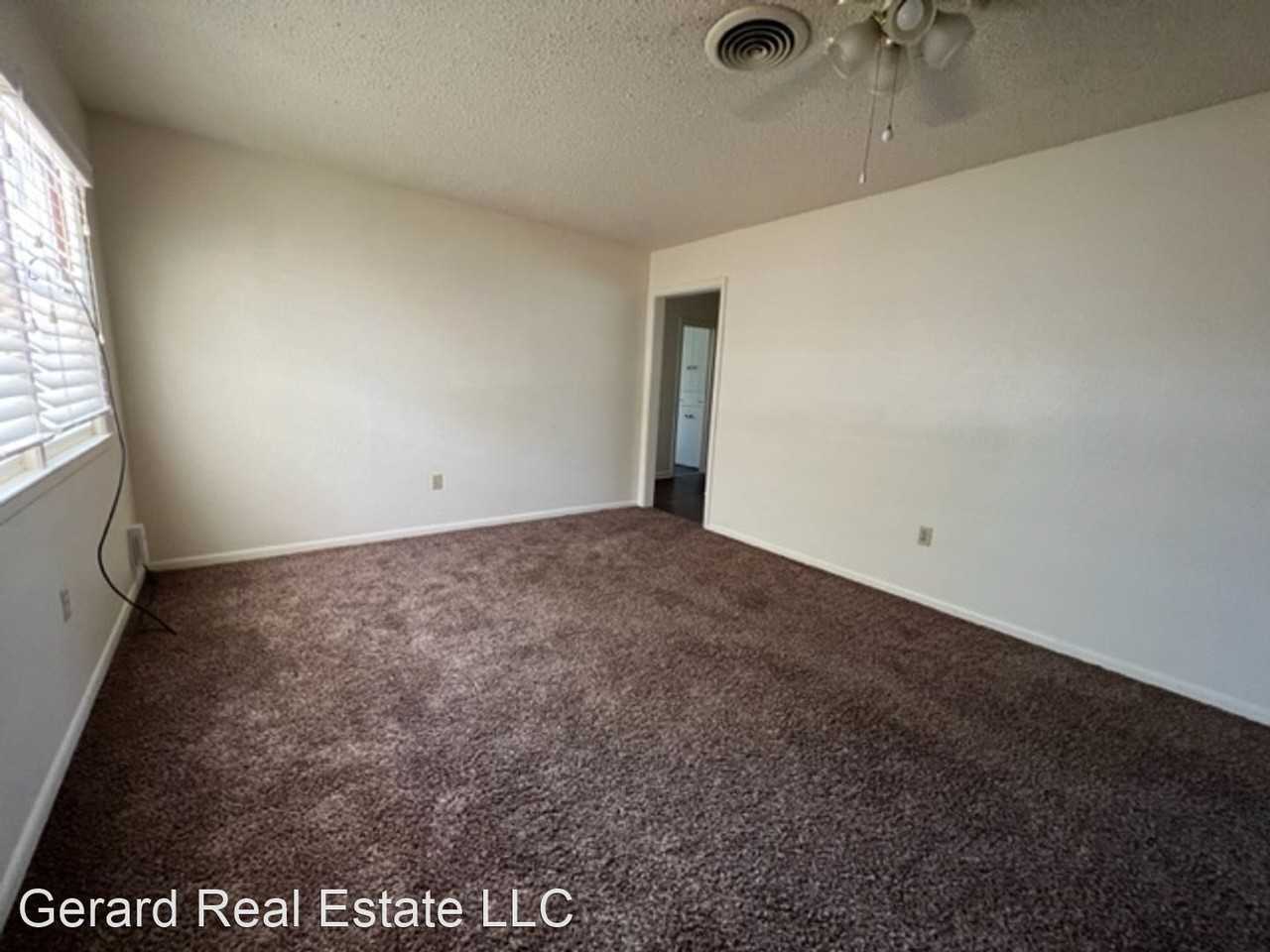 2042 Ballinger St - Photo 3 of 16