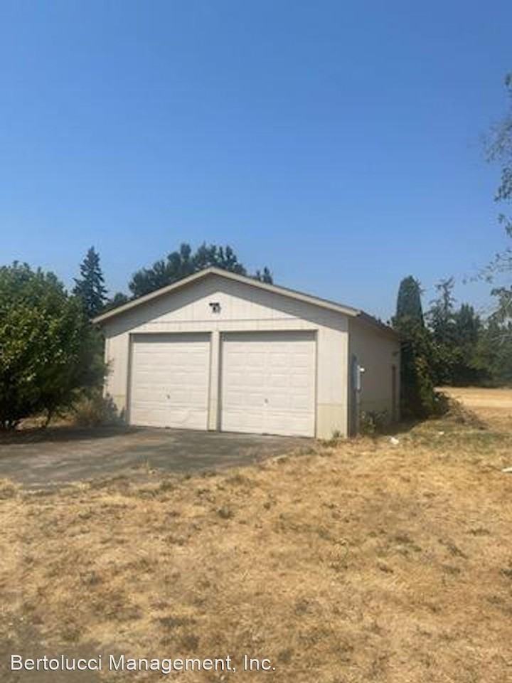 40505 Hess Rd - Photo 2 of 17