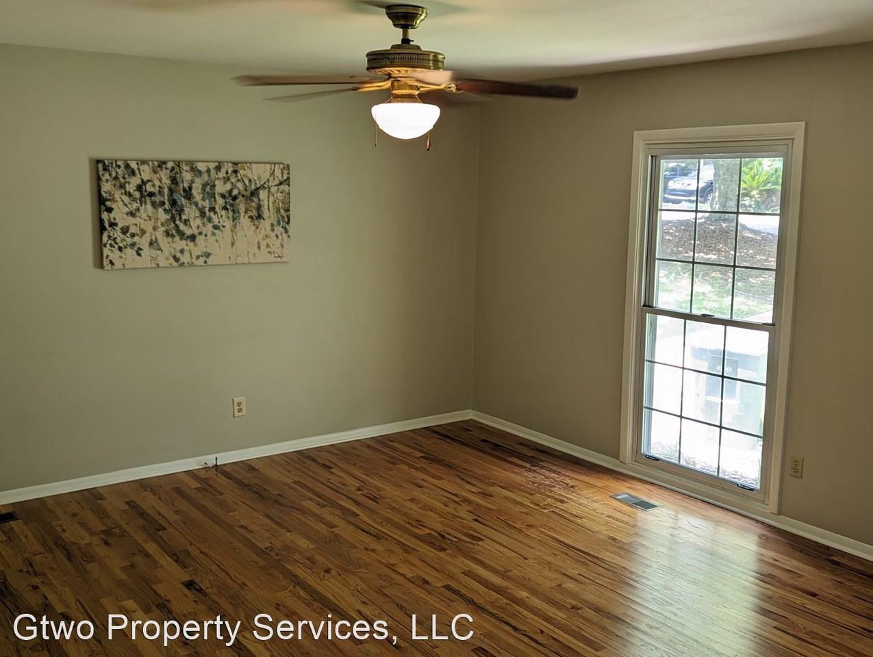 1810 Ivan Dr - Photo 2 of 14