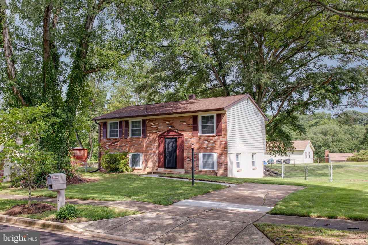 3516 Eyre Dr N - Photo 2 of 37