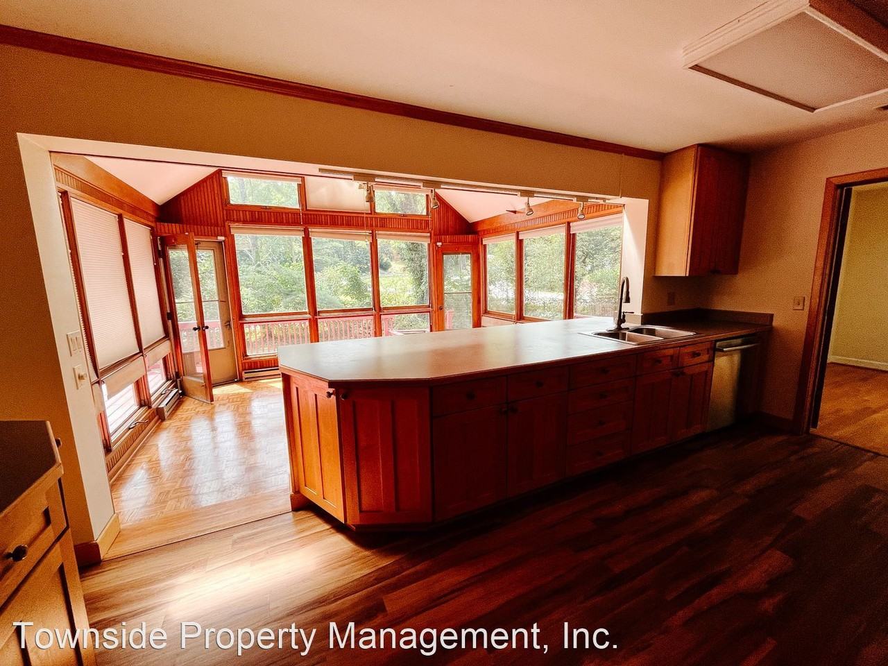 307 Cork Dr - Photo 3 of 12