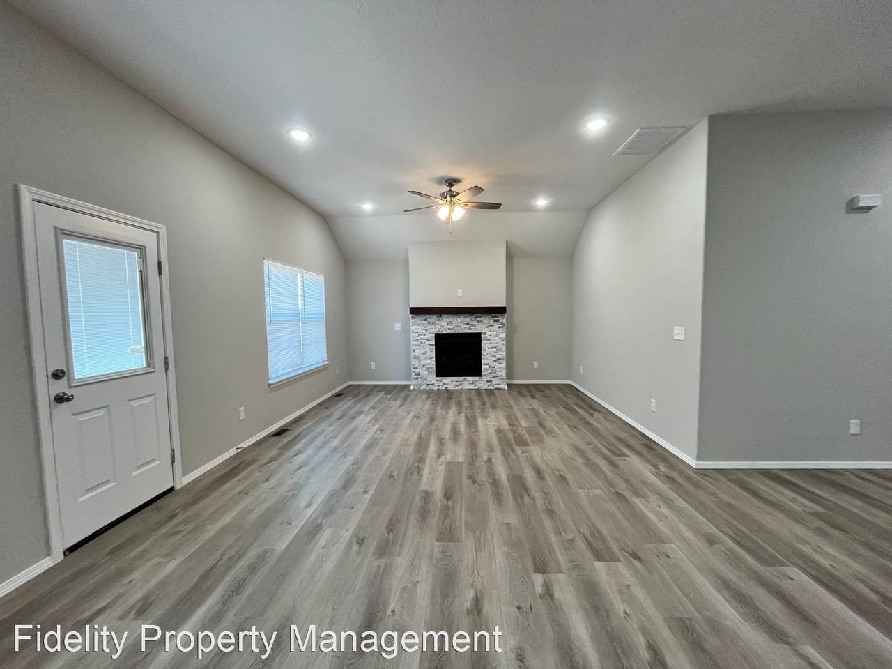 255 Rabbit Run Ct - Photo 3 of 16