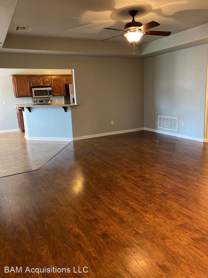 1104 Morning Side Ct - Photo 3 of 9