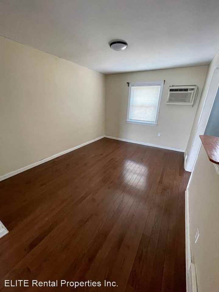 53 Foster Ave - Photo 3 of 20