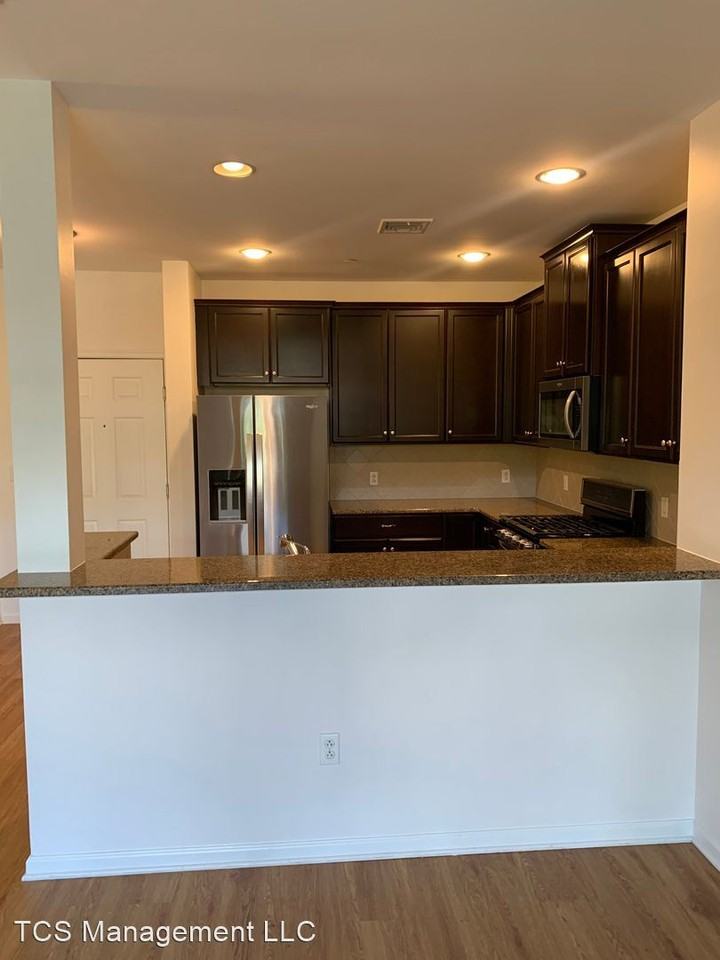 331 Carson Ter - Photo 2 of 14