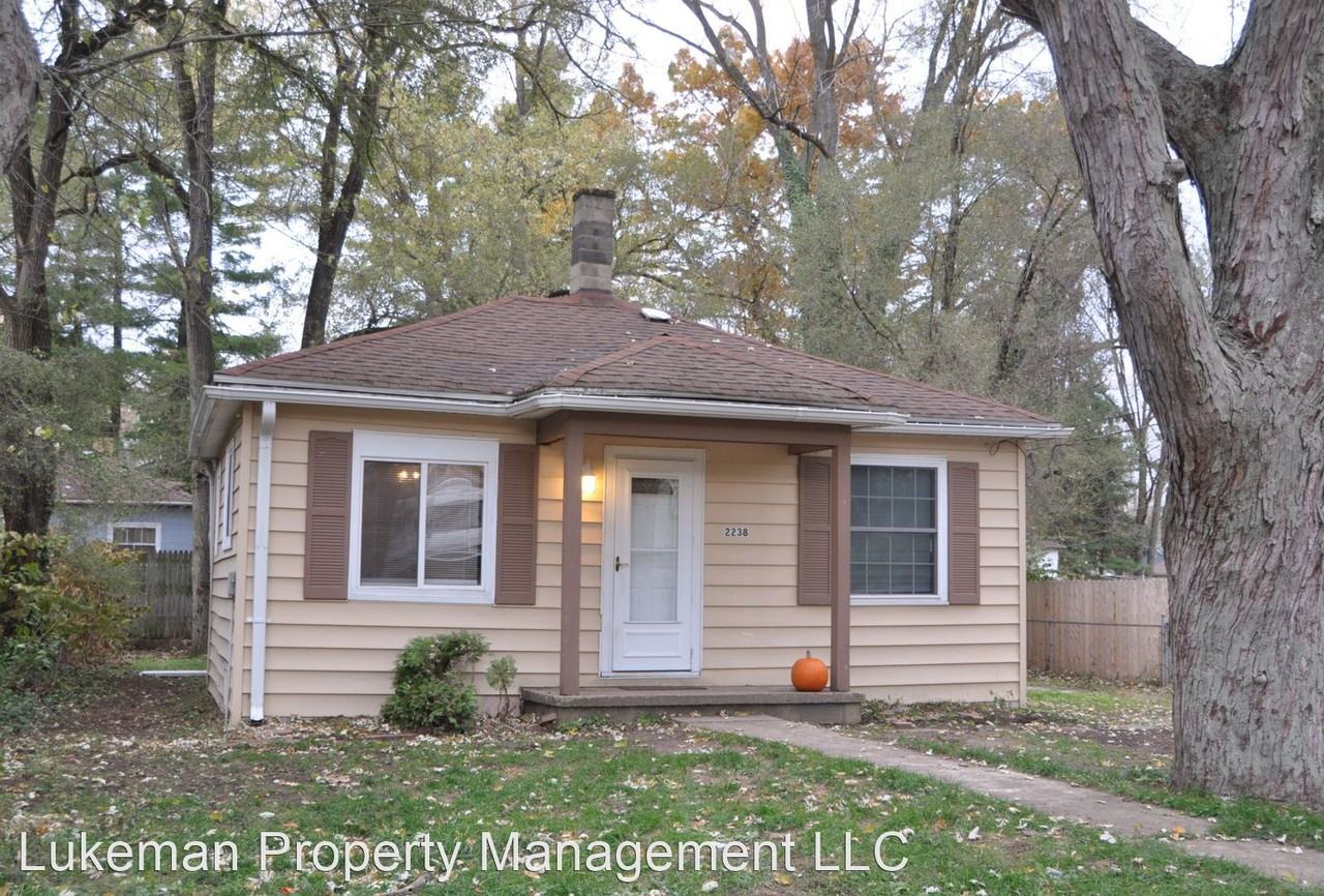 2238 Edgewood Dr - Photo 3 of 16