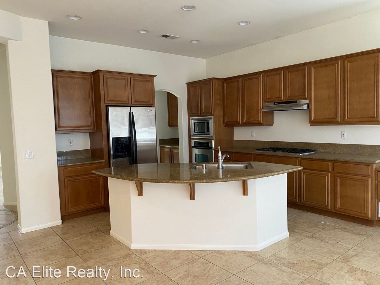 34006 Galleron St - Photo 3 of 27