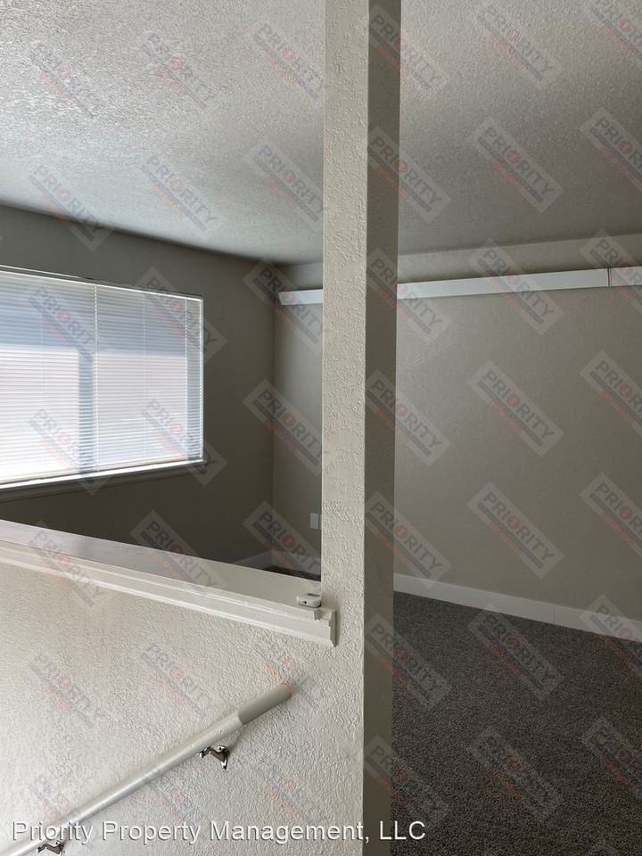 316 Oregon Ave - Photo 3 of 19