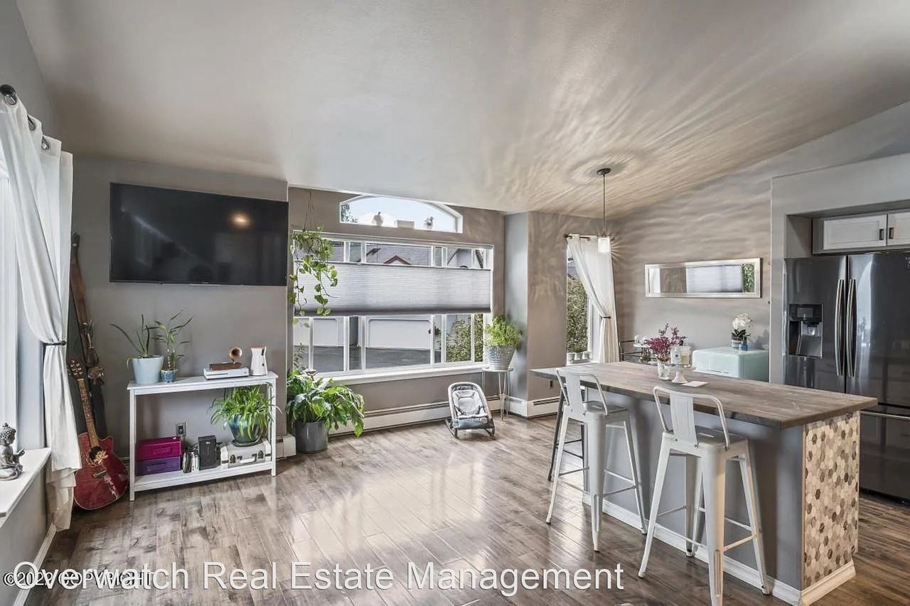 10284 Jamestown Dr #4A - Photo 3 of 25