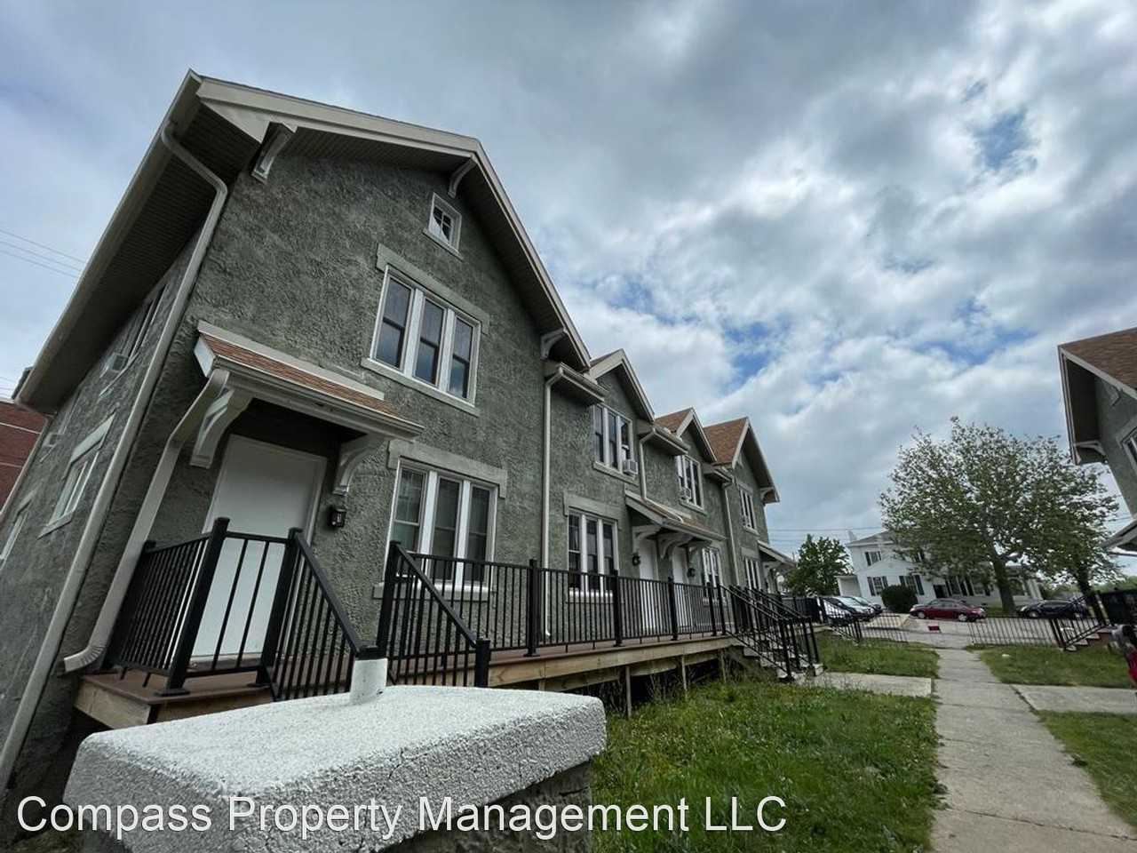 302 S 12th St - Photo 2 of 10