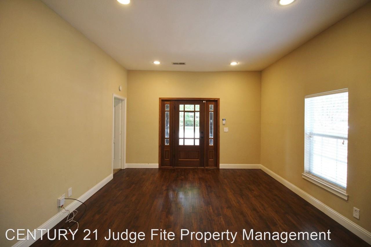 416 S Brighton Ave - Photo 2 of 11