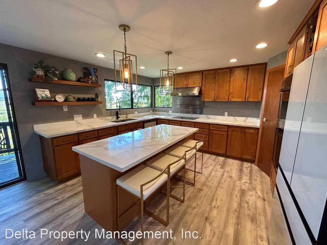 1410 Larkspur Ln - Photo 3 of 34