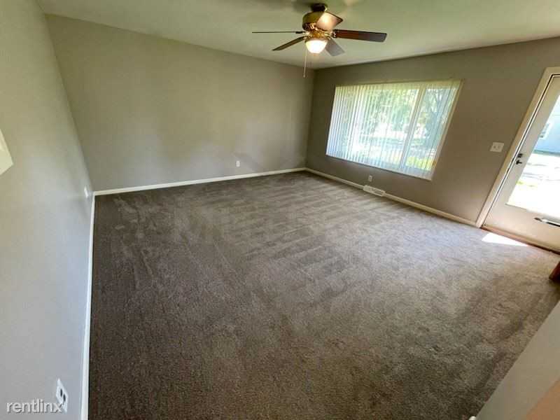 19060 Schultz St - Photo 3 of 12