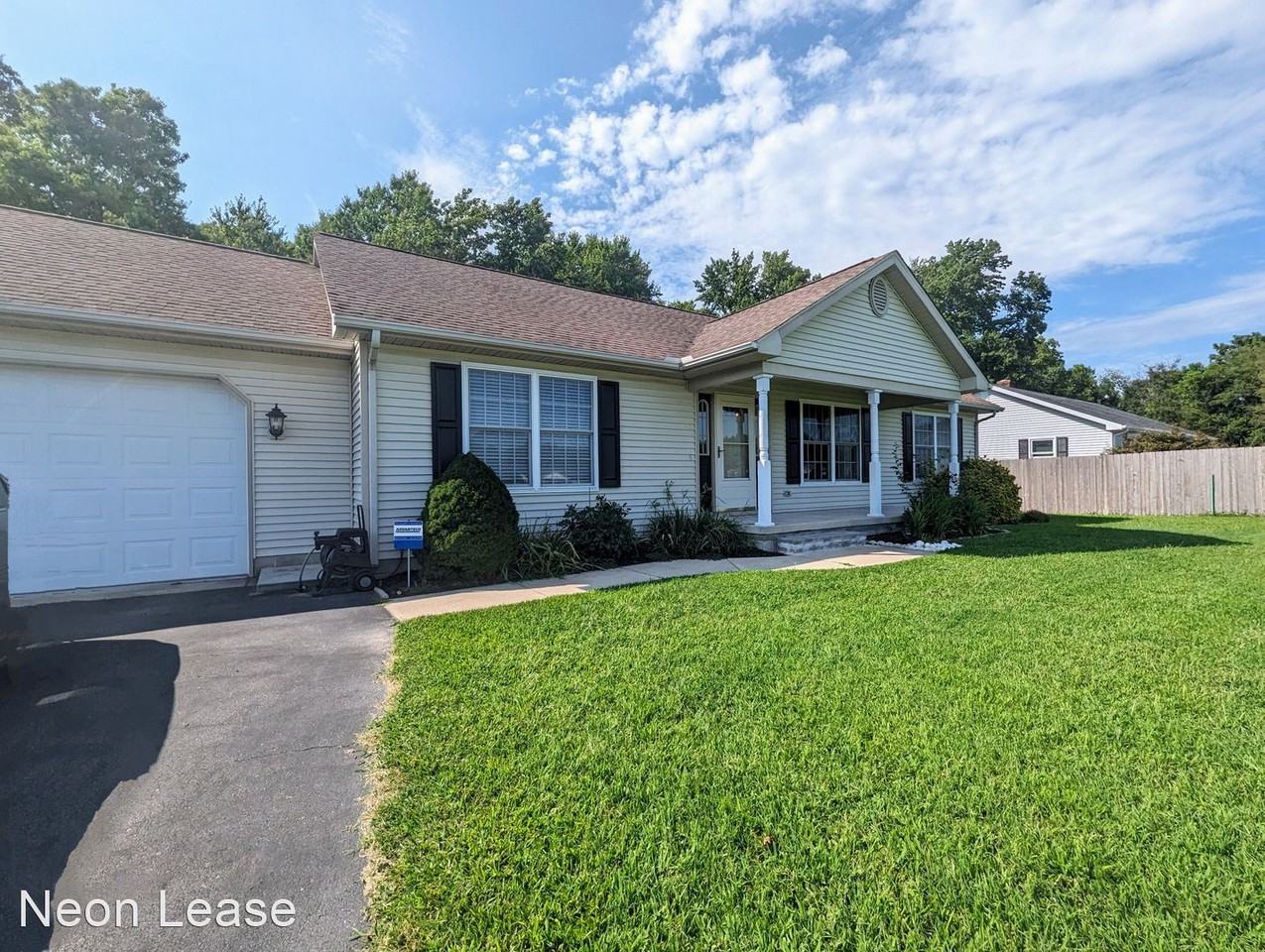 9342 Shawnee Rd - Photo 2 of 27