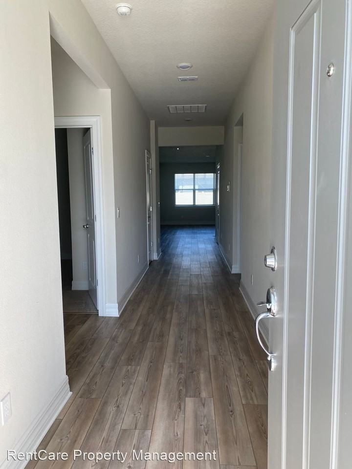 2719 Forestdale St - Photo 3 of 37