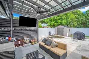 711 Sw 69th Way #0 - Photo 2 of 15