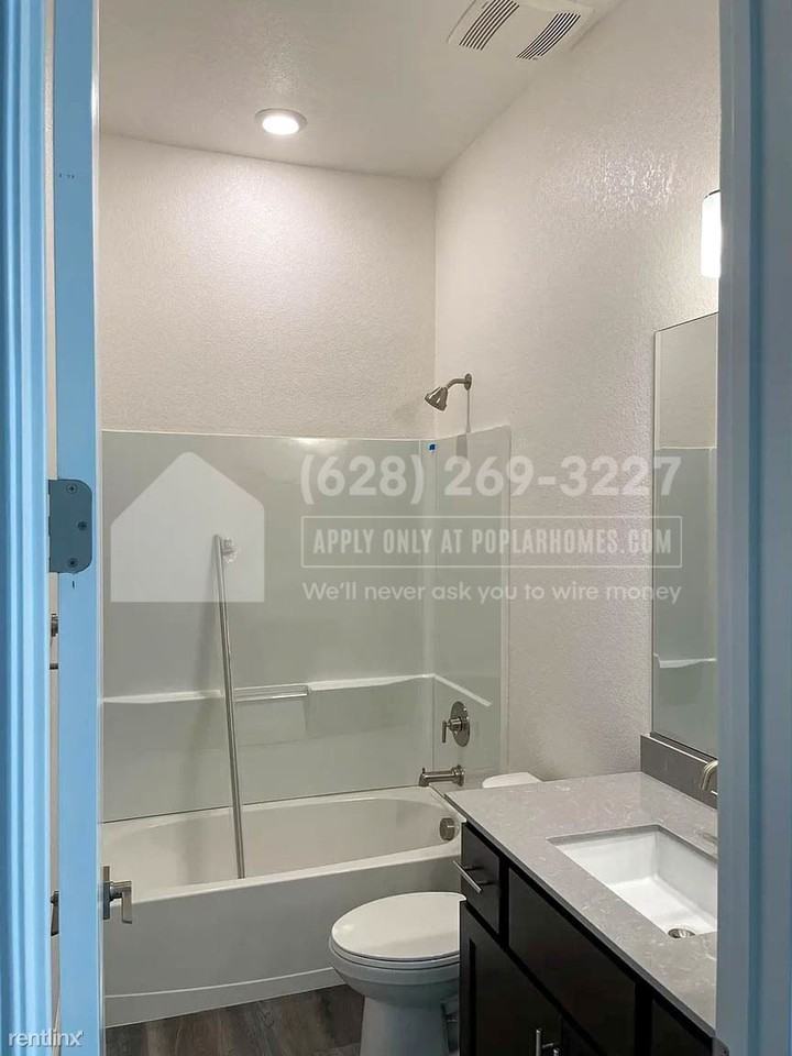 3323 Delta Coves Dr - Photo 2 of 28