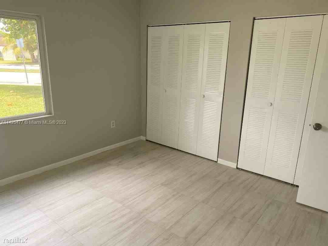 13300 Sw 47th St #102 - Photo 3 of 10