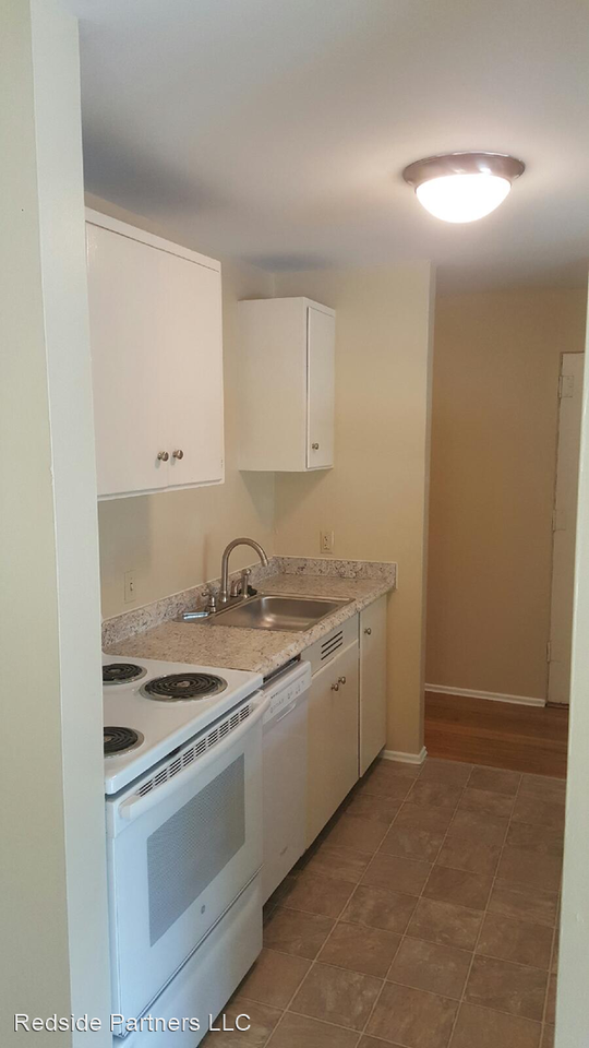 525 East Roy St - Photo 2 of 10