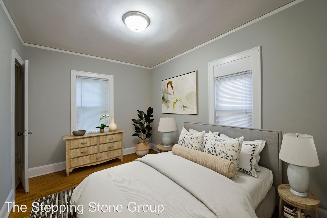 202 E 27th St - Photo 3 of 17