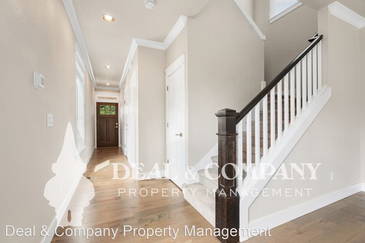 9020 N Oswego Ave - Photo 3 of 19