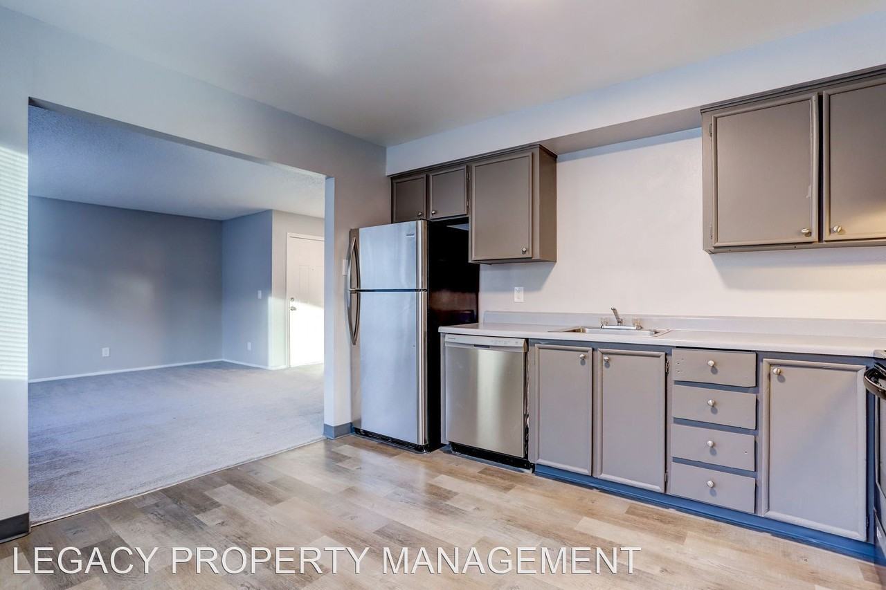 16711 SE Powell Blvd - Photo 2 of 13