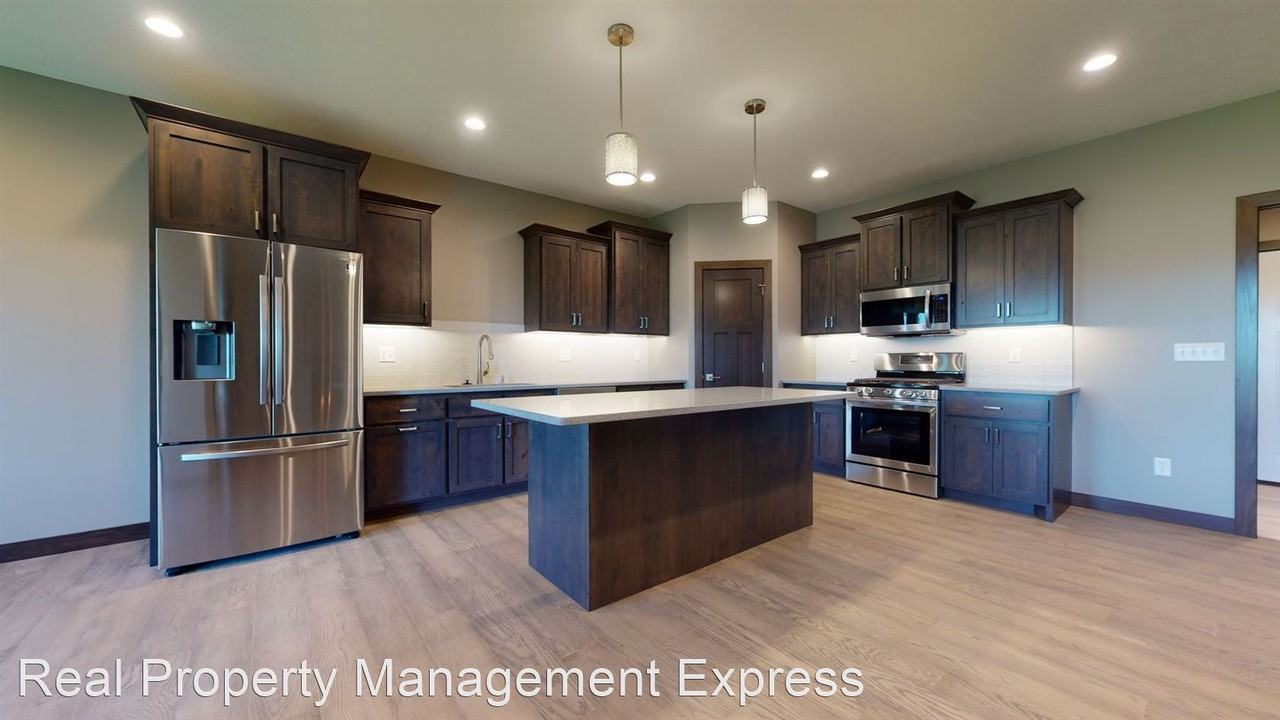 317 Granite Ave - Photo 3 of 27