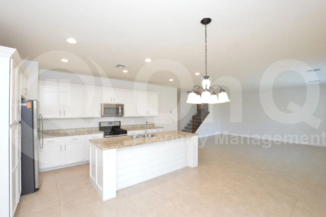 23681 S 209th Ct - Photo 3 of 24