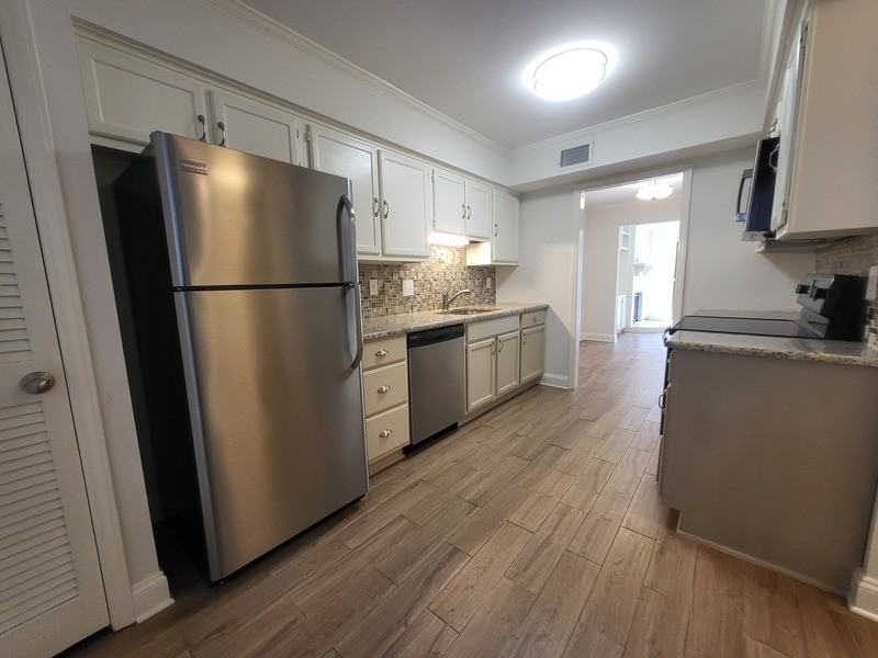 3707 Willow Point Dr - Photo 2 of 18