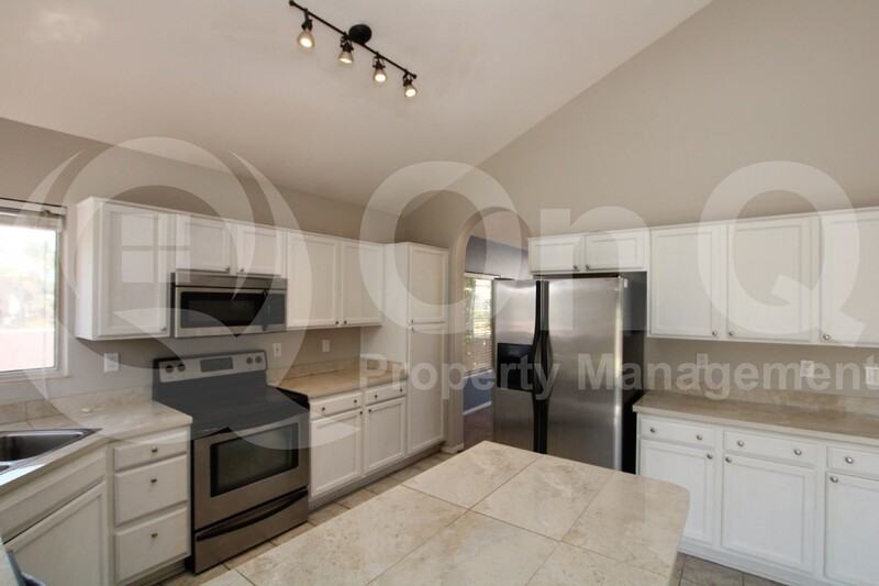 371 W Gail Dr - Photo 2 of 24