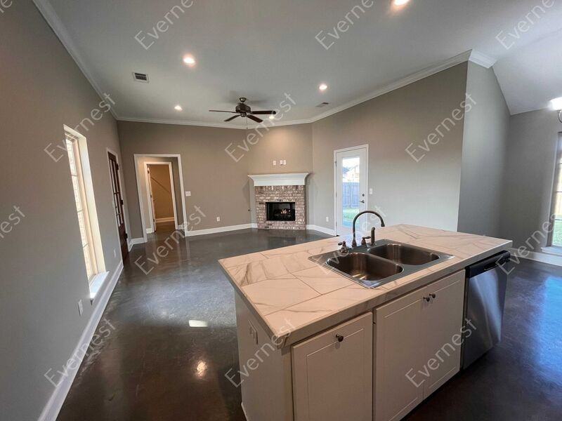 1214 Addison Ln - Photo 2 of 25