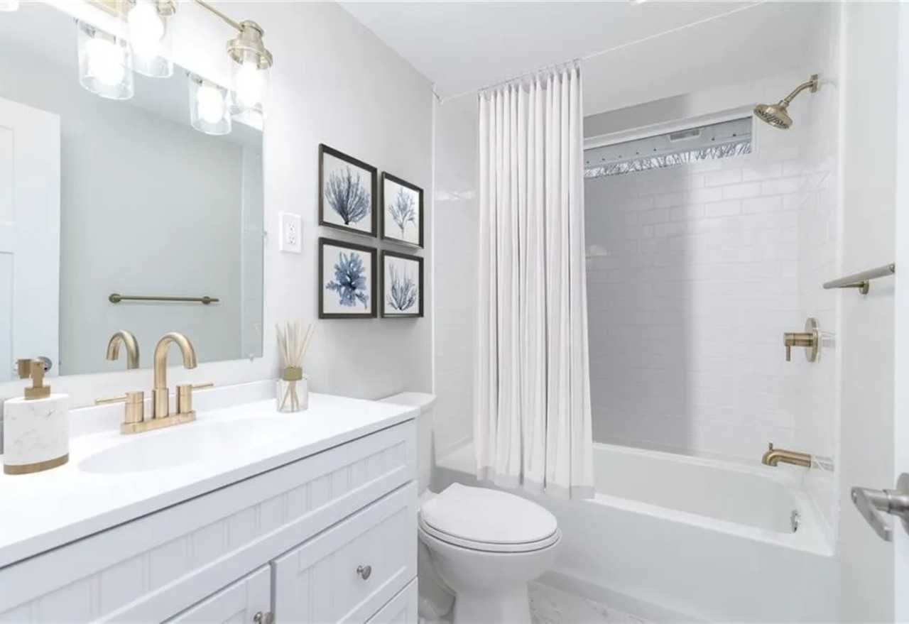 397 Willard Ave - Photo 2 of 4