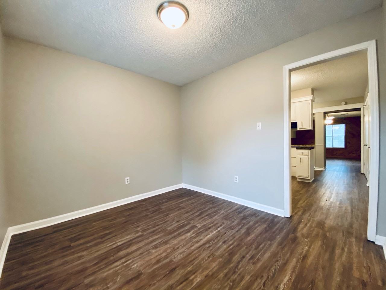 6071 Colonyhill Dr - Photo 2 of 17