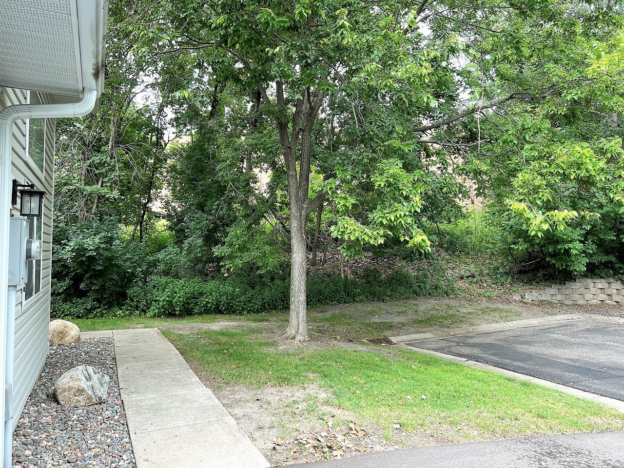 10922 Tamarack St Nw - Photo 3 of 13