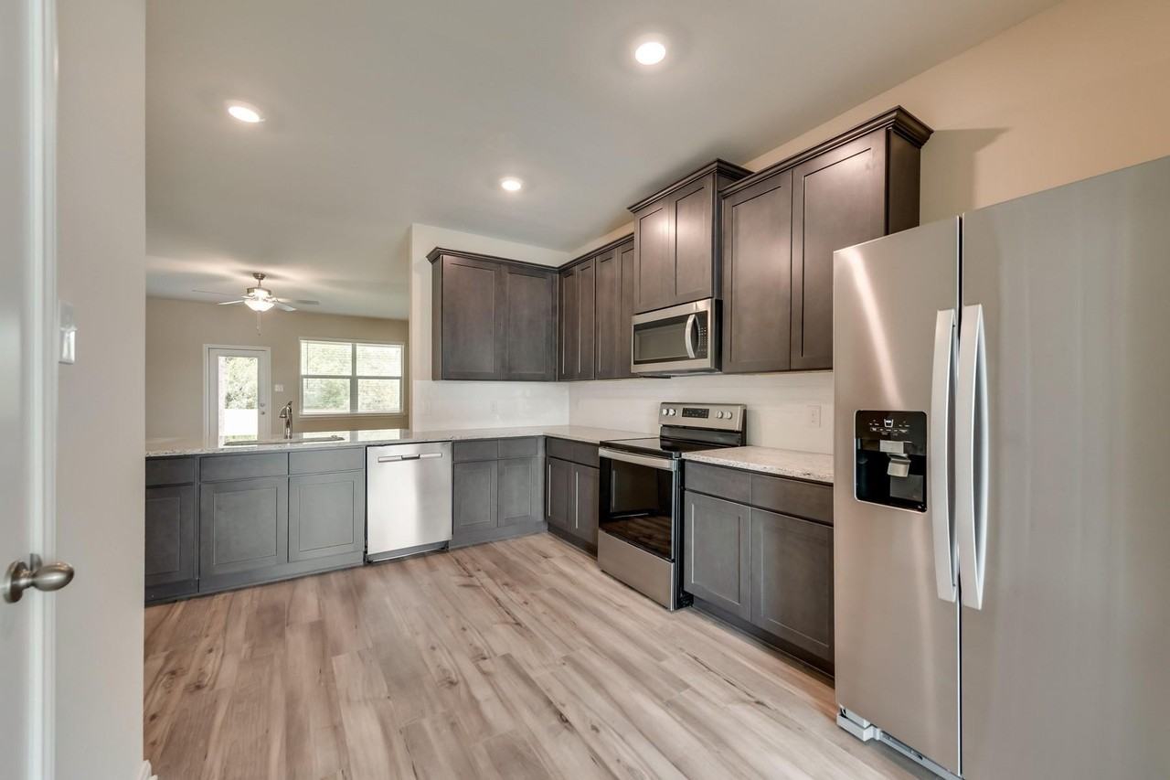 1004 Tumbleweed Trl - Photo 2 of 13