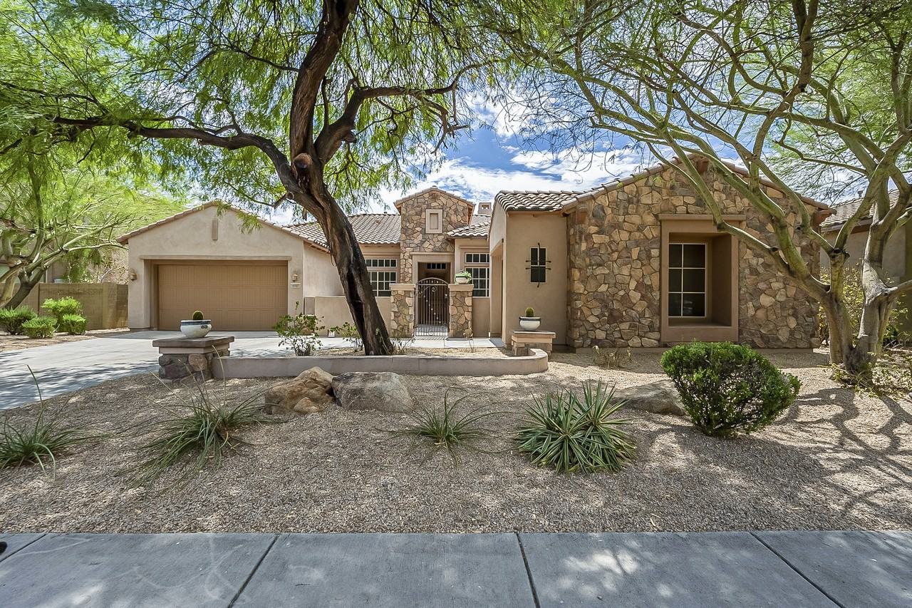 8747 W Buckhorn Trl - Photo 2 of 50
