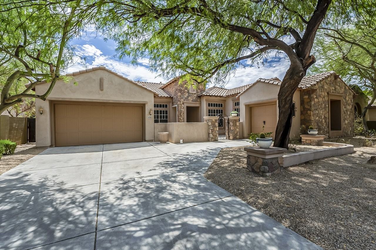 8747 W Buckhorn Trl - Photo 3 of 50