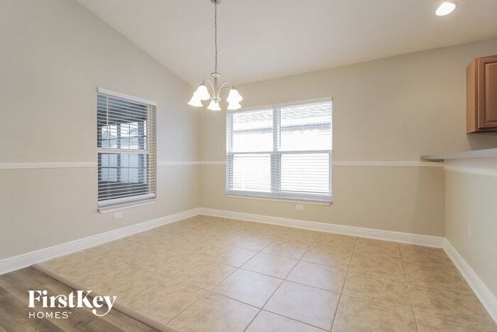 2122 Raleigh Dr - Photo 3 of 15